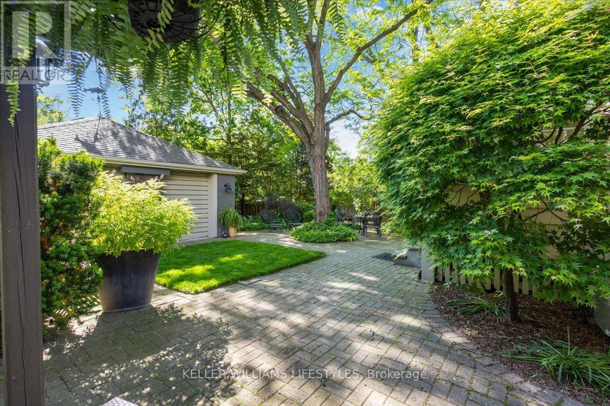 941 WATERLOO STREET - 21