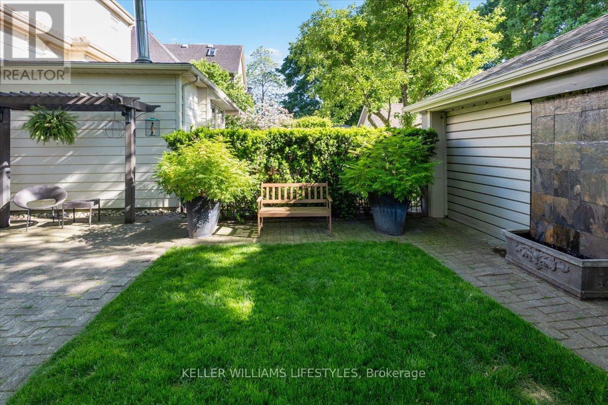 941 WATERLOO STREET - 22