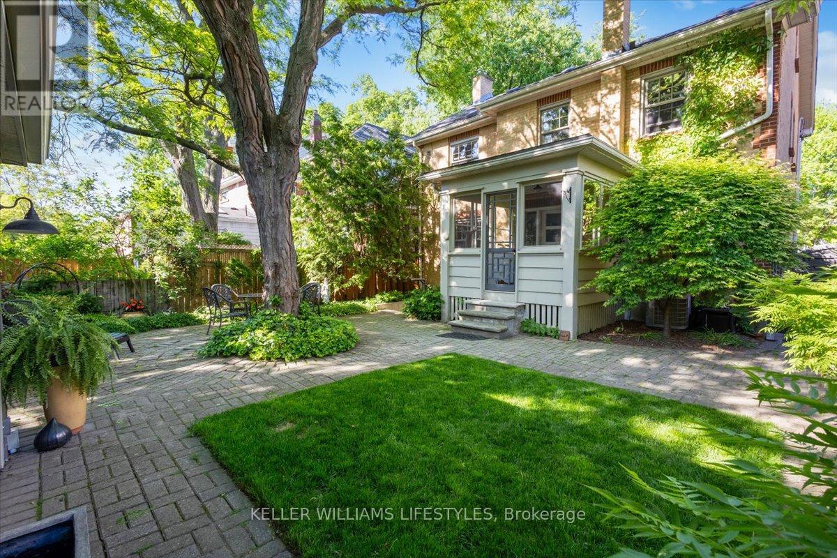 941 WATERLOO STREET - 24