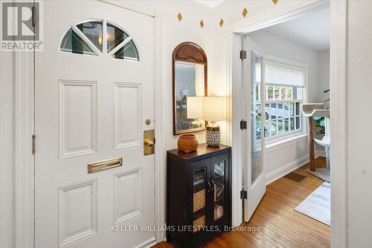 941 WATERLOO STREET - 3