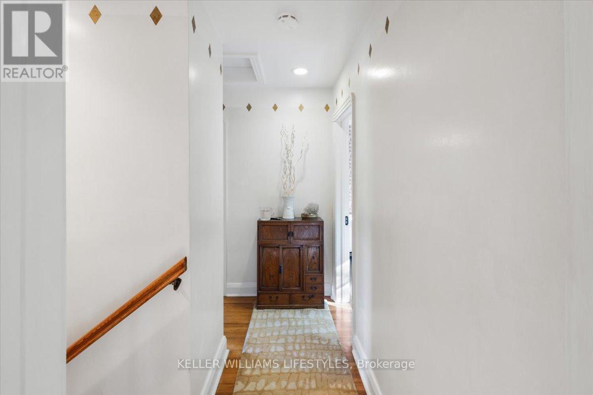 941 WATERLOO STREET - 42
