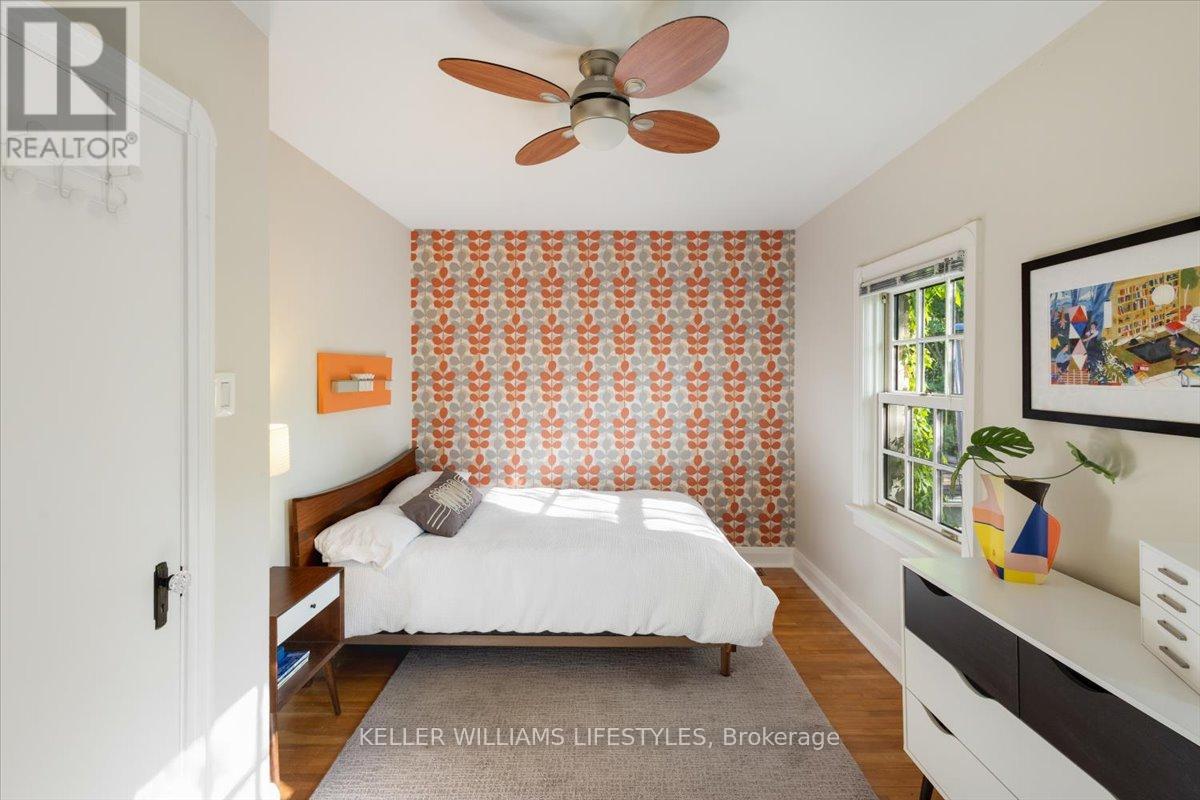 941 WATERLOO STREET - 43