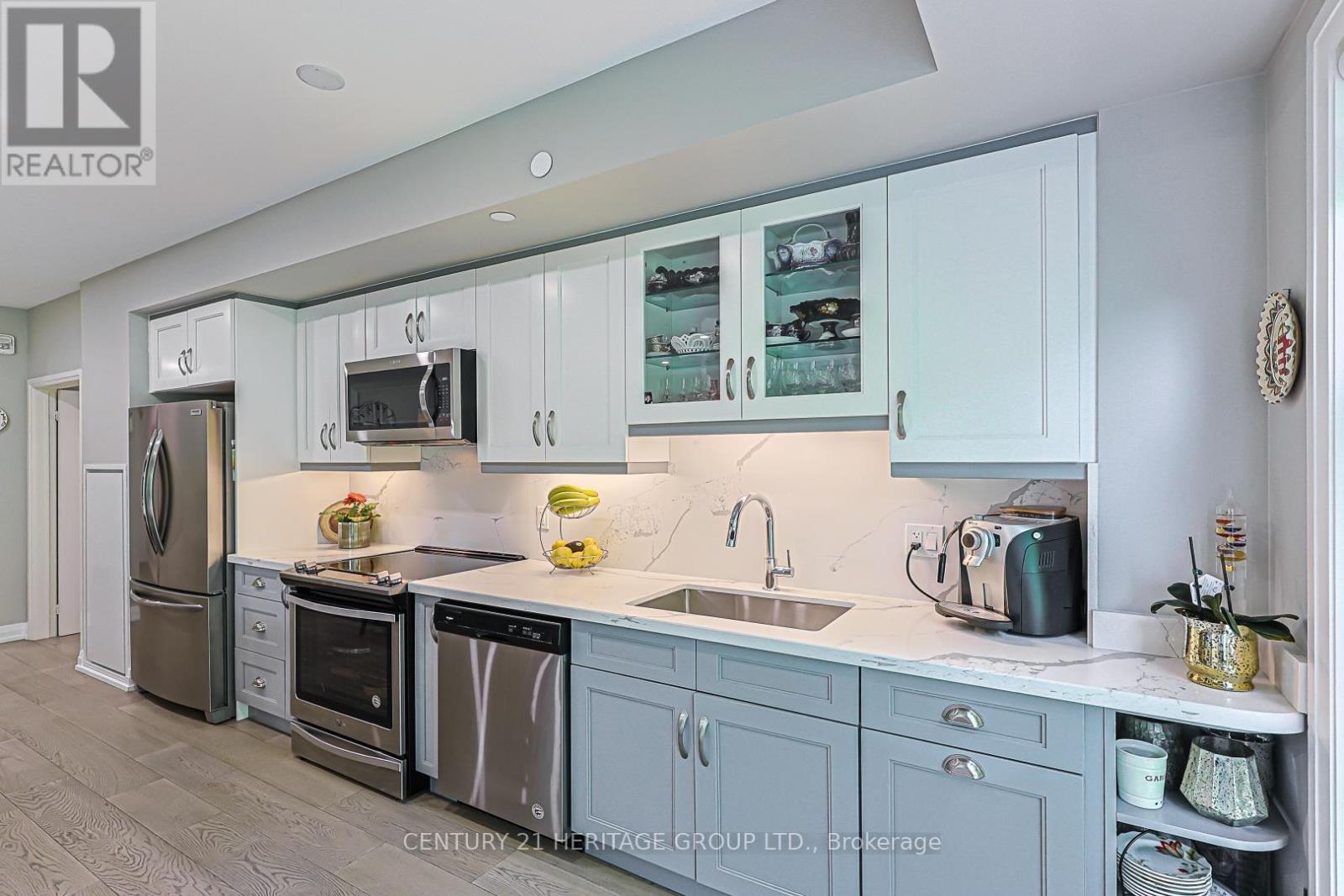 #208 555 WILLIAM GRAHAM DRIVE - 11