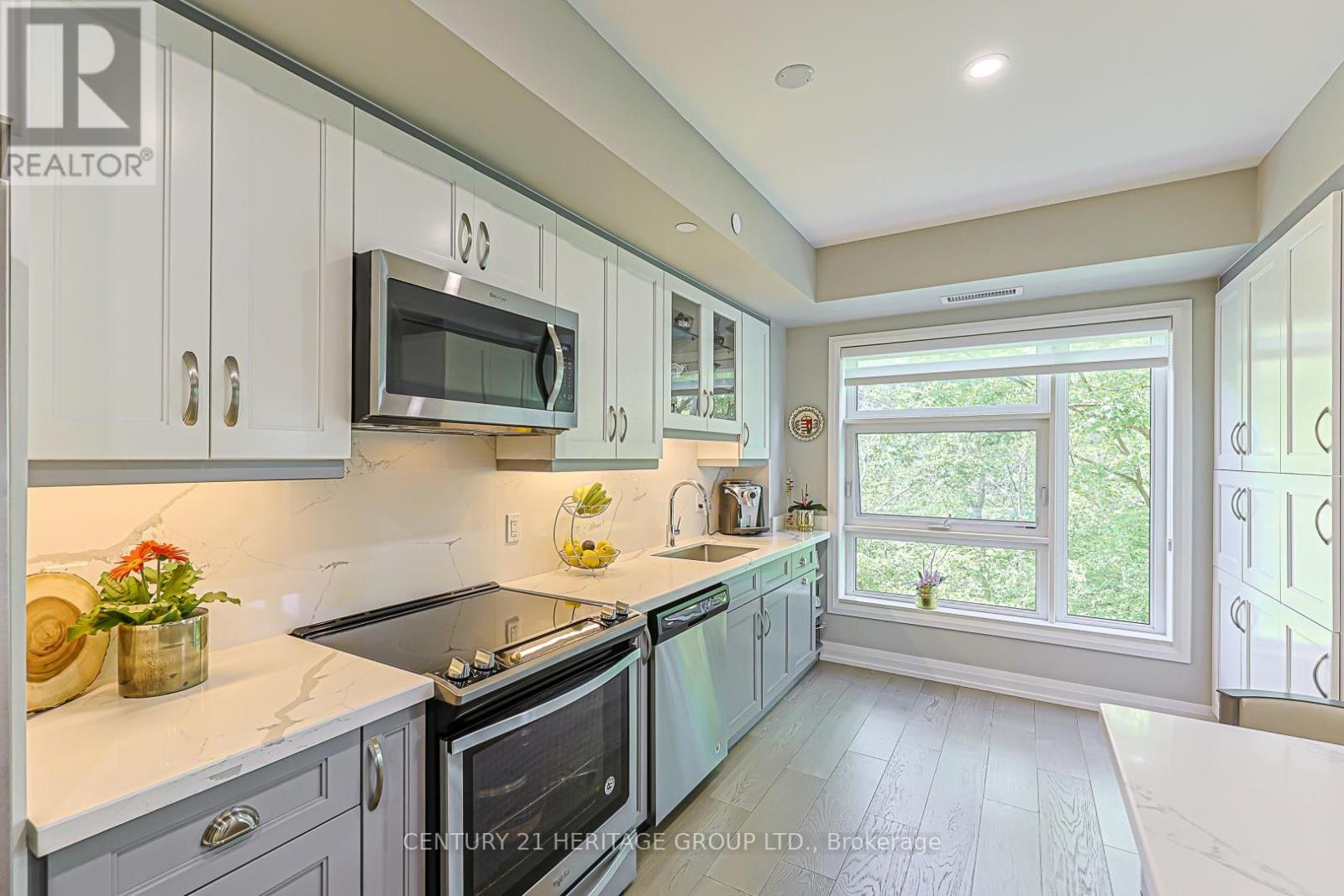 #208 555 WILLIAM GRAHAM DRIVE - 12