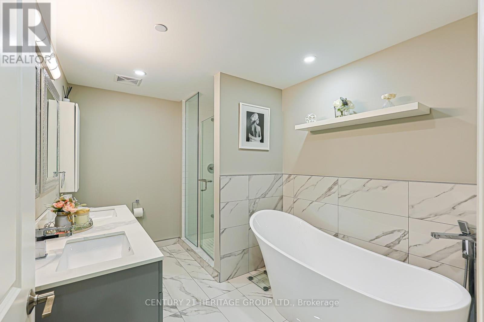 #208 555 WILLIAM GRAHAM DRIVE - 18