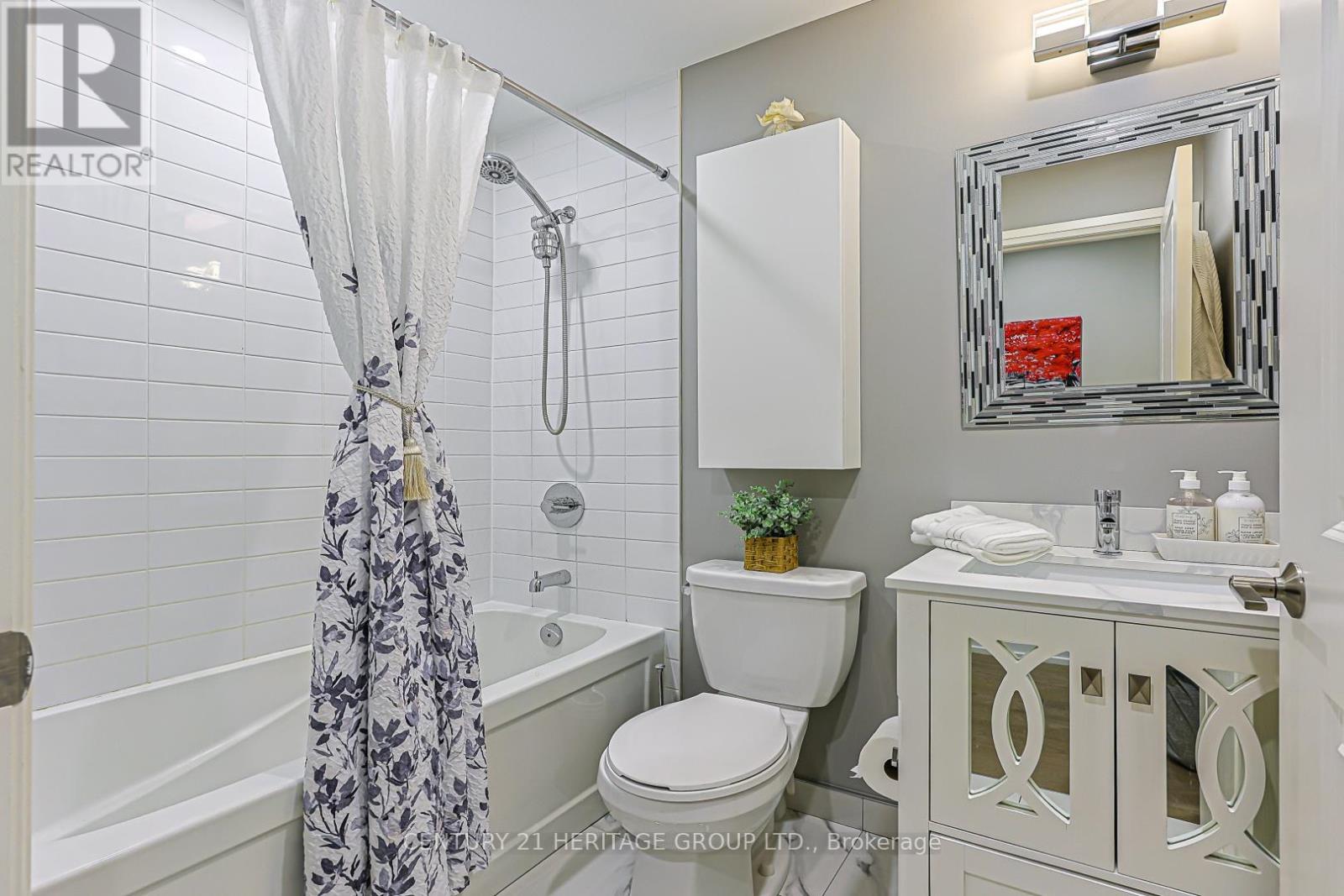#208 555 WILLIAM GRAHAM DRIVE - 23