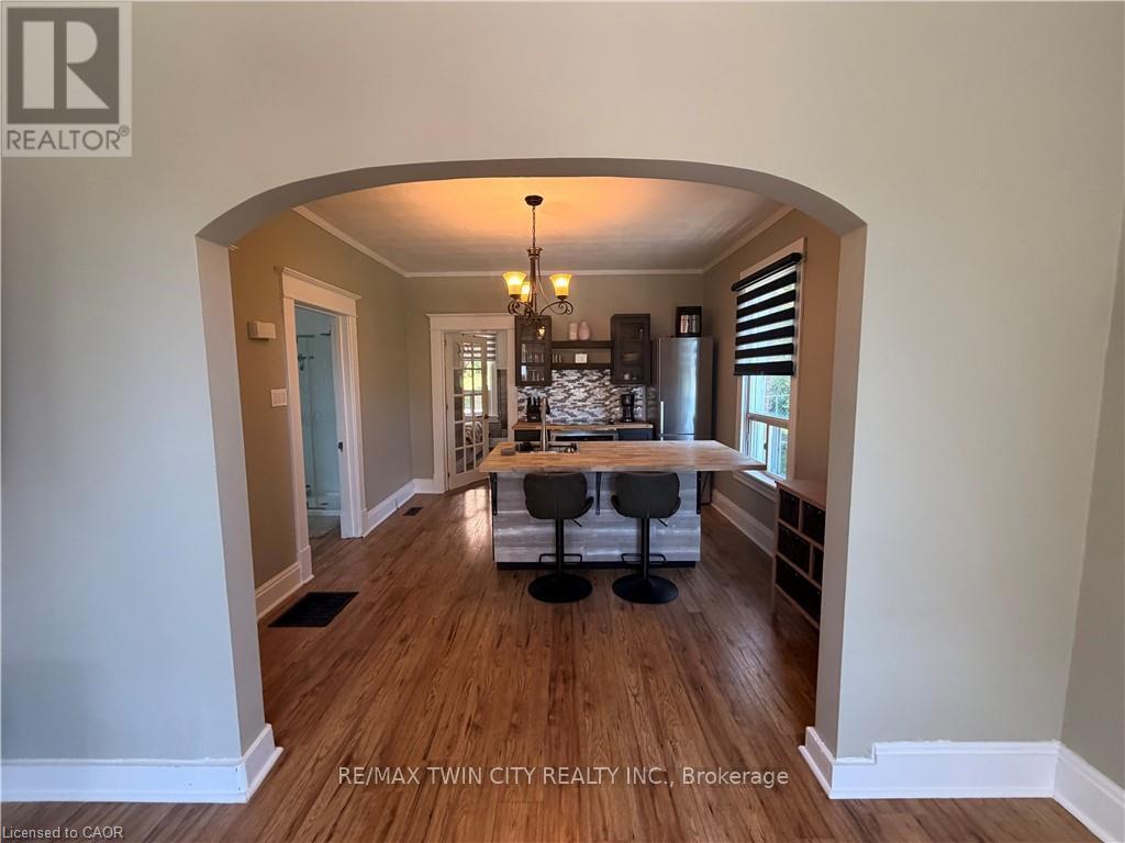 19 PAISLEY HEIGHTS - 6