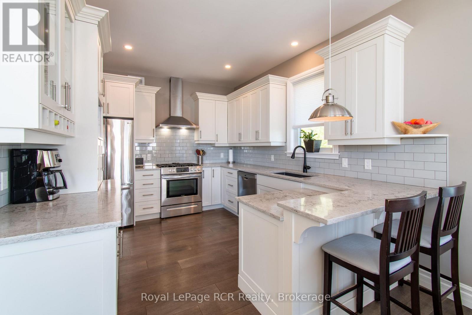 154 MACINTOSH DRIVE - 22