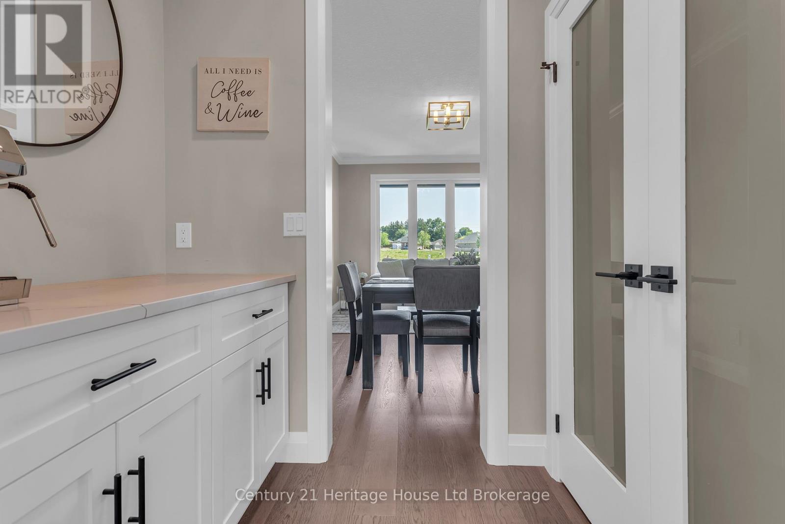 18 THOMPSON COURT - 14