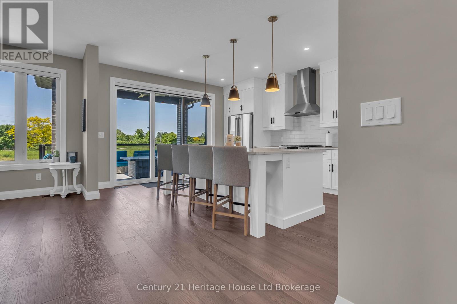 18 THOMPSON COURT - 15