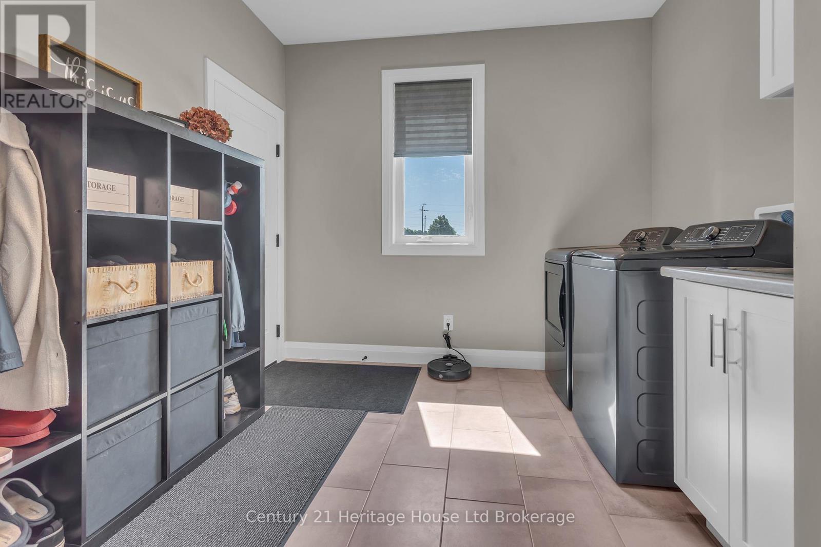 18 THOMPSON COURT - 22