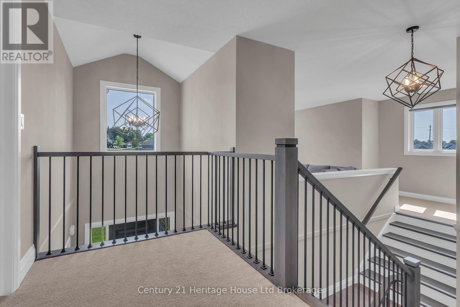 18 THOMPSON COURT - 24