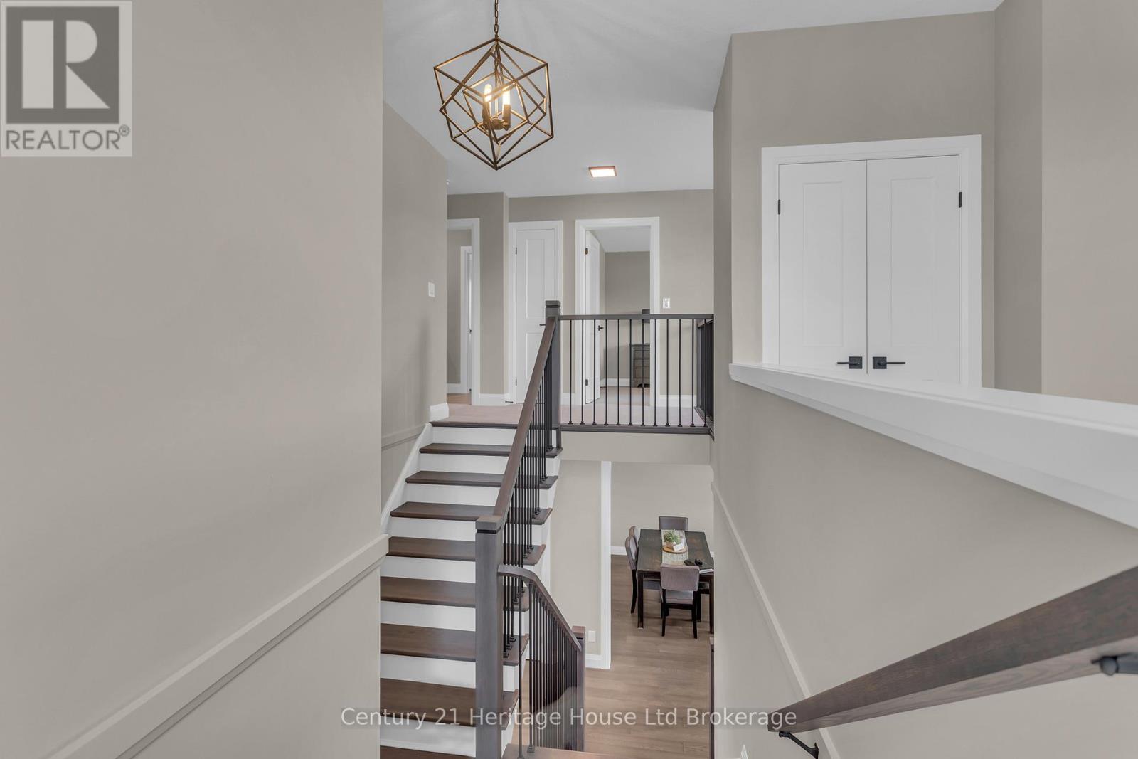18 THOMPSON COURT - 25