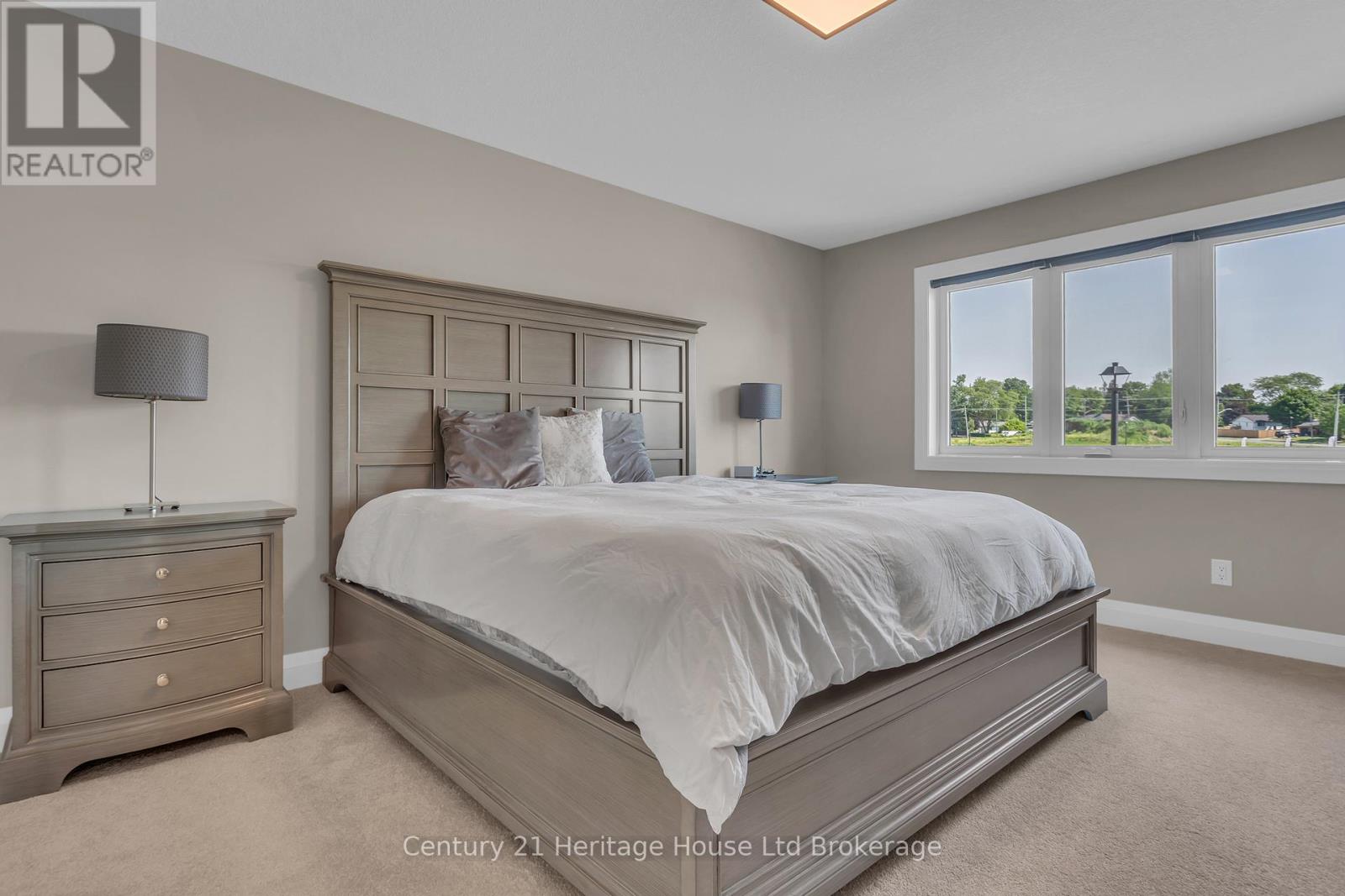 18 THOMPSON COURT - 28