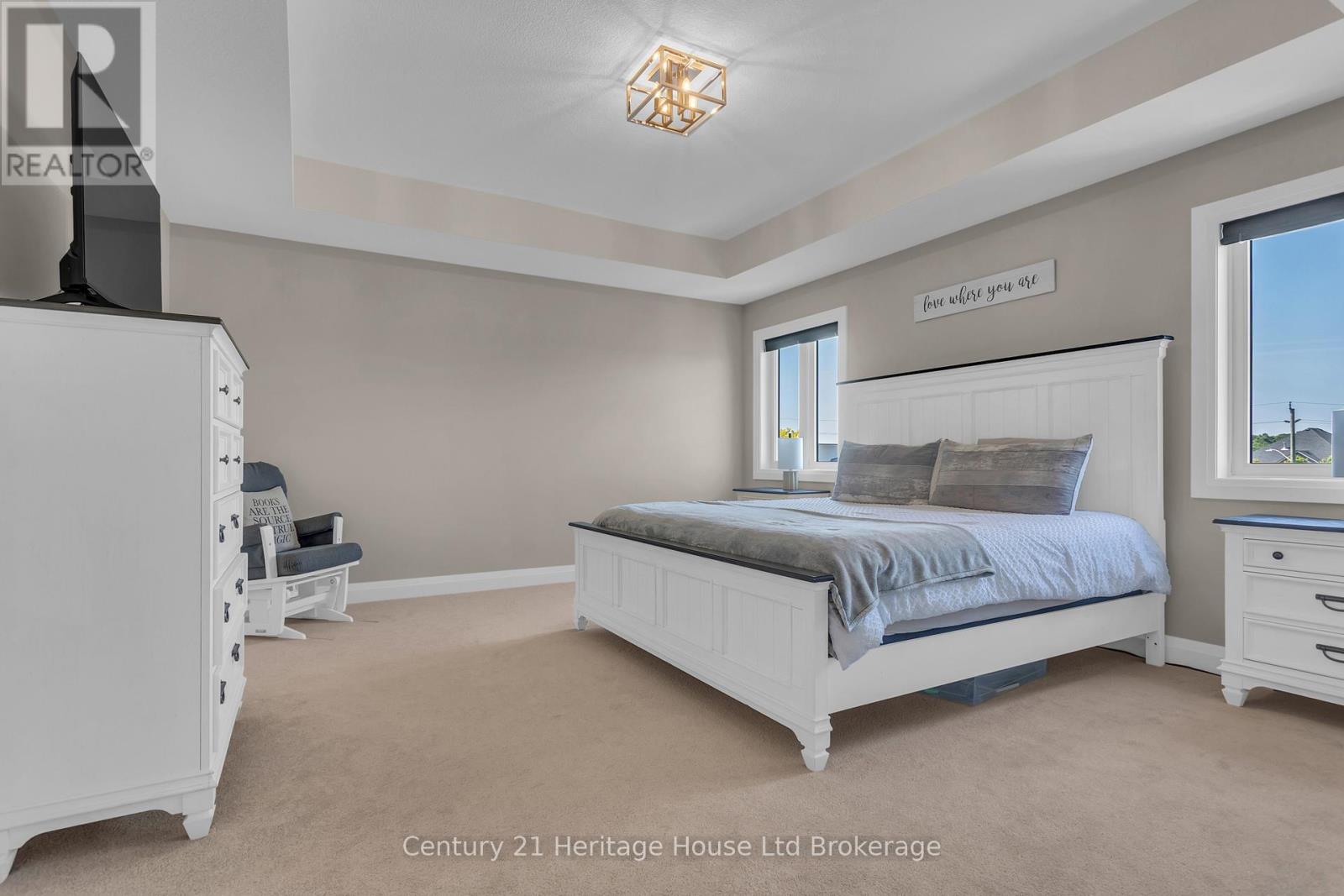 18 THOMPSON COURT - 31