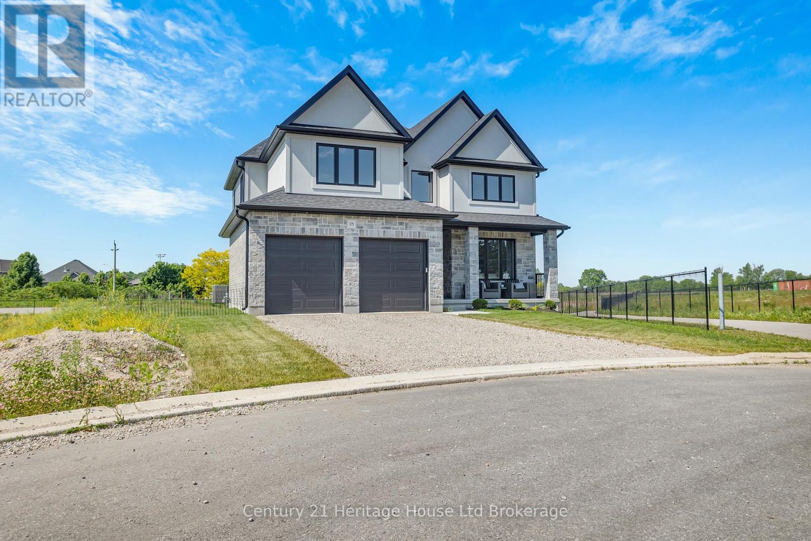 18 THOMPSON COURT - 4