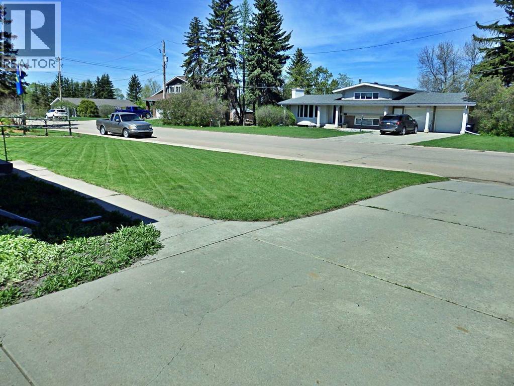4617 55 Avenue - photo 2