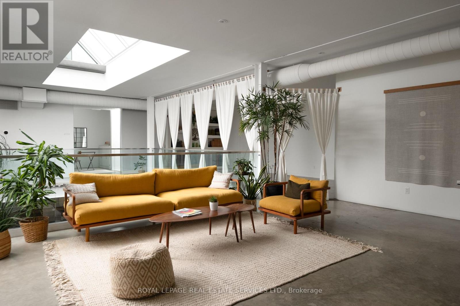 1 ROOF GARDEN LANE - 16