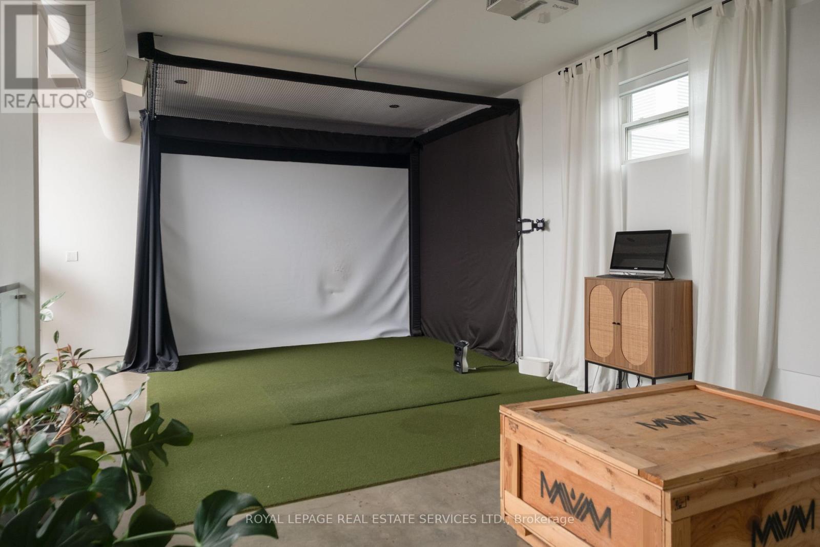 1 ROOF GARDEN LANE - 21