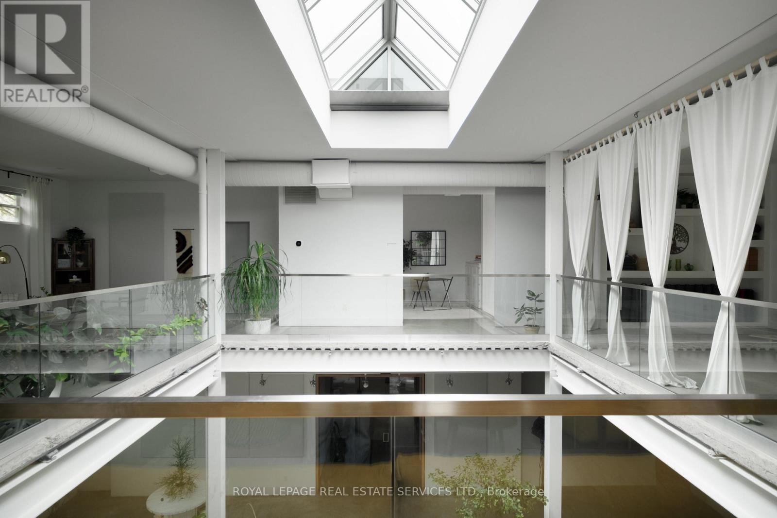 1 ROOF GARDEN LANE - 25
