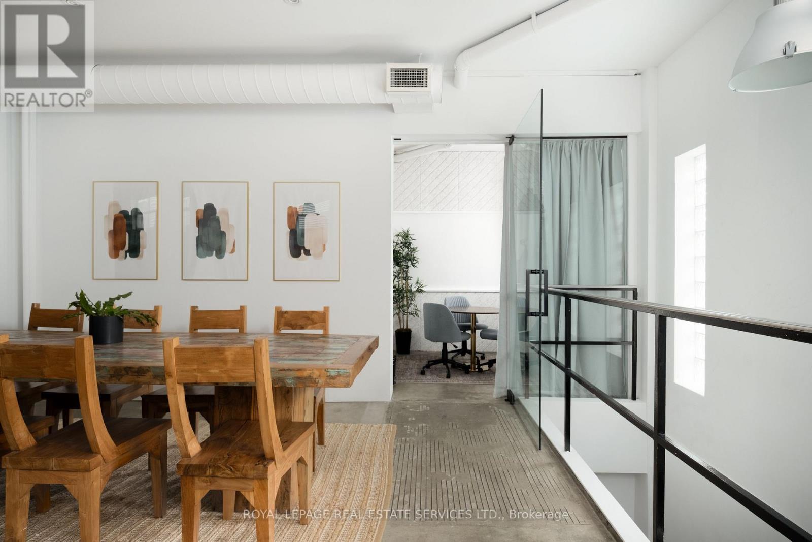 1 ROOF GARDEN LANE - 26