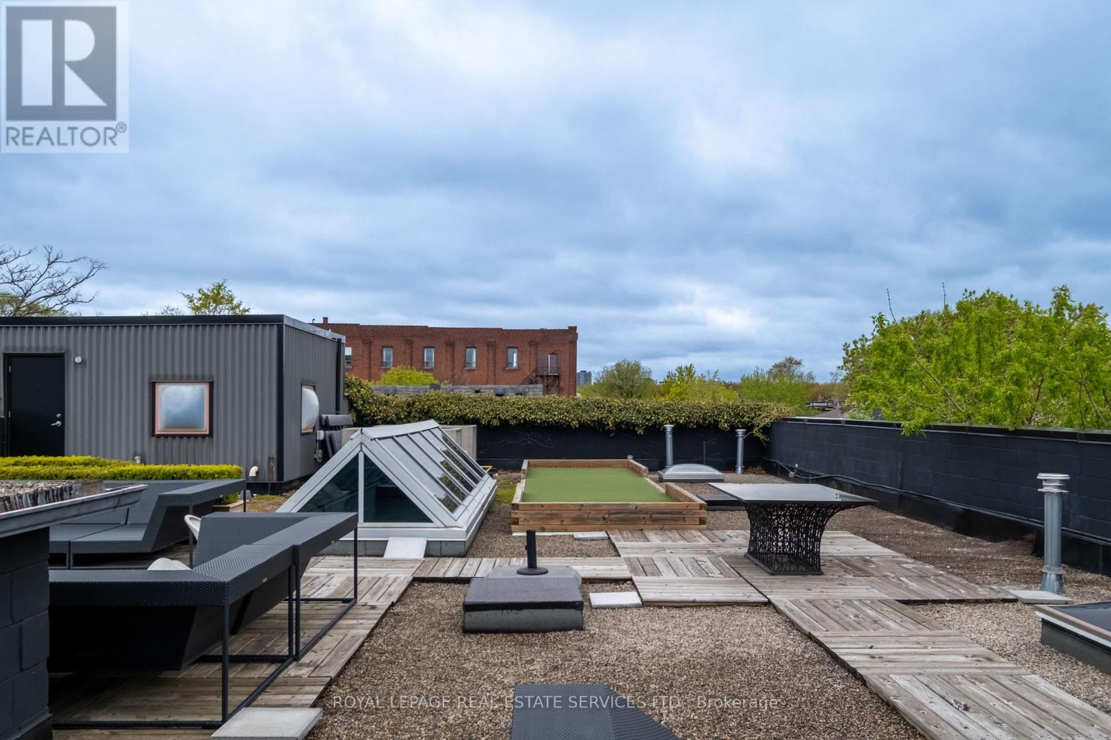 1 ROOF GARDEN LANE - 36