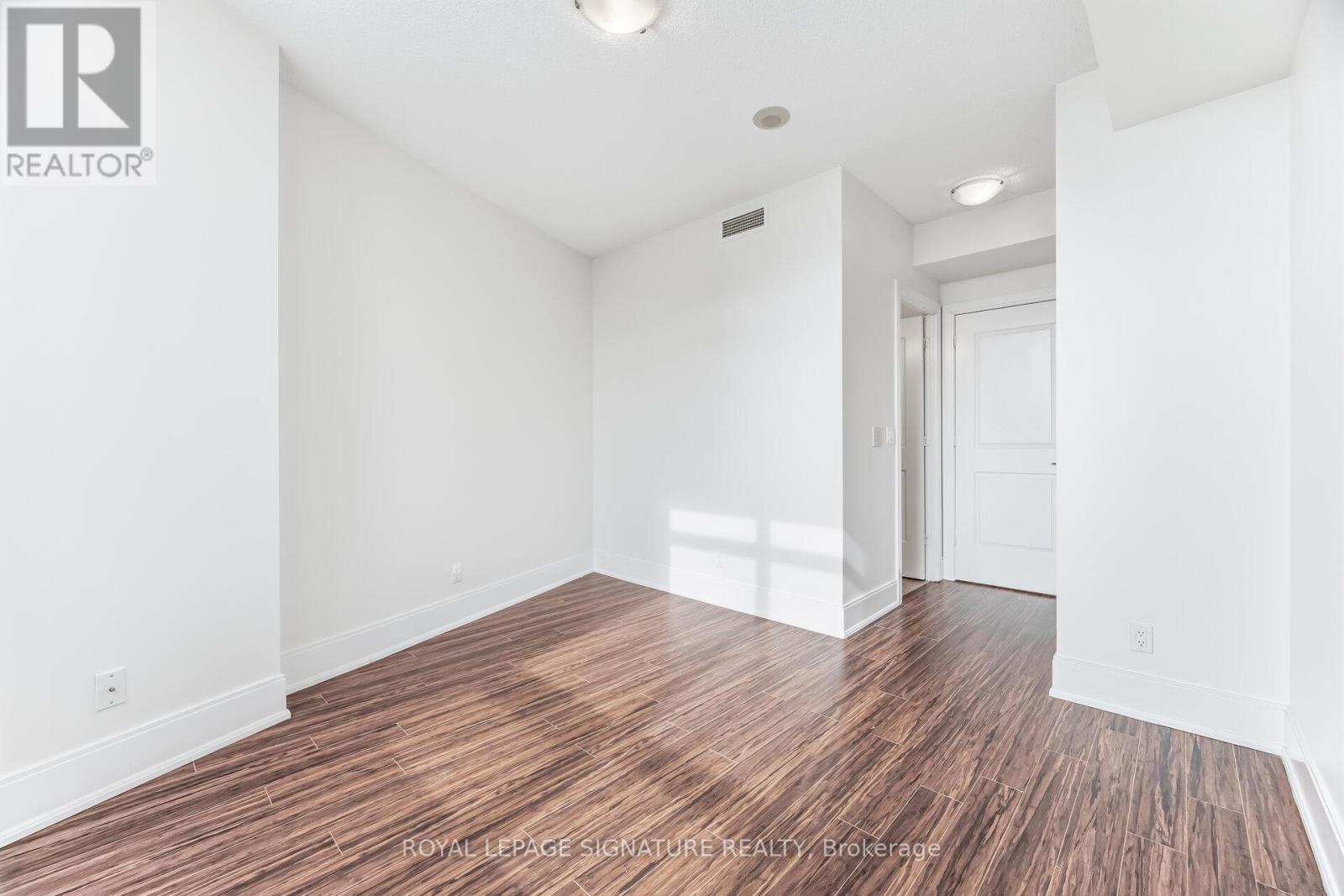 #1402 330 BURNHAMTHORPE ROAD W - 25