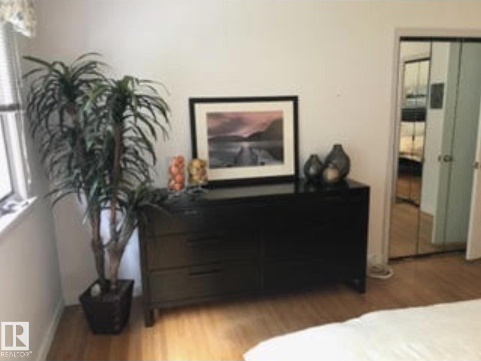 9126 117 ST NW - photo 3