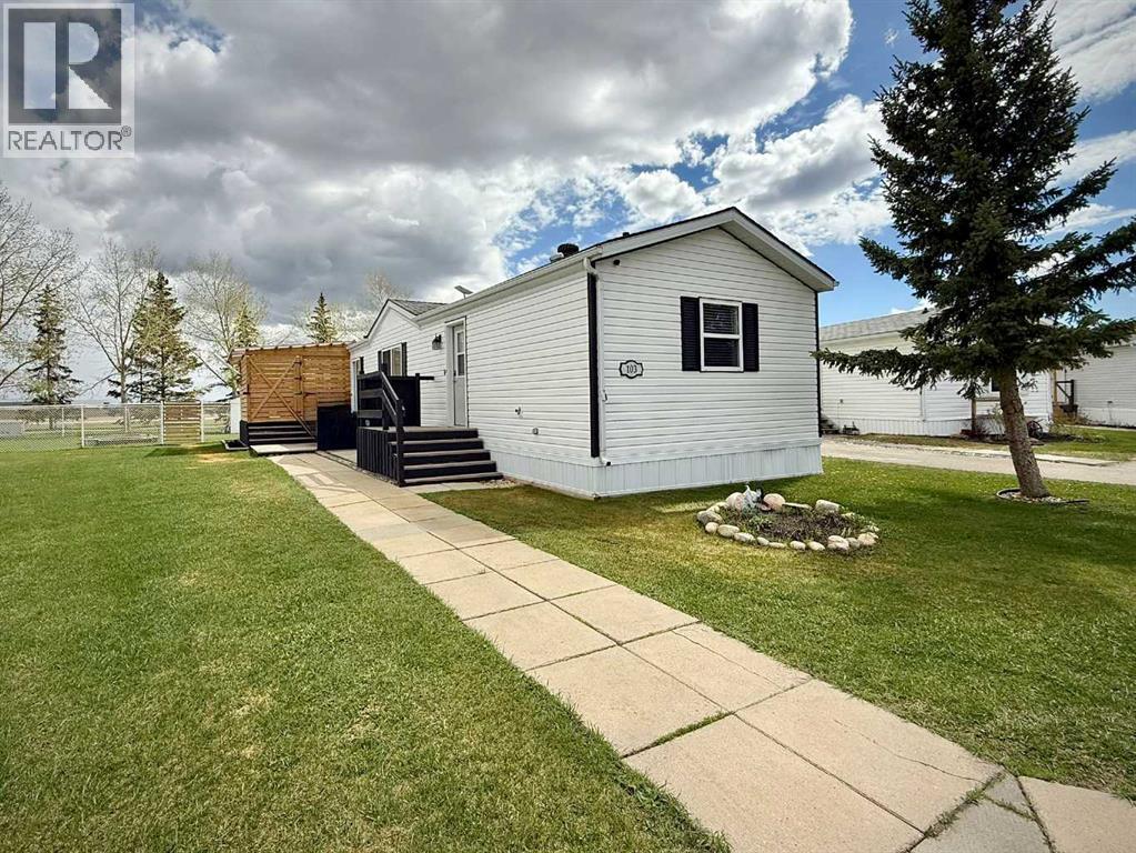 103 Clark Crescent - photo 2