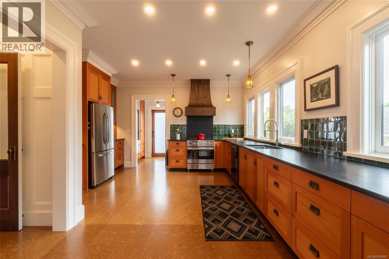 71 Linden Ave - 13