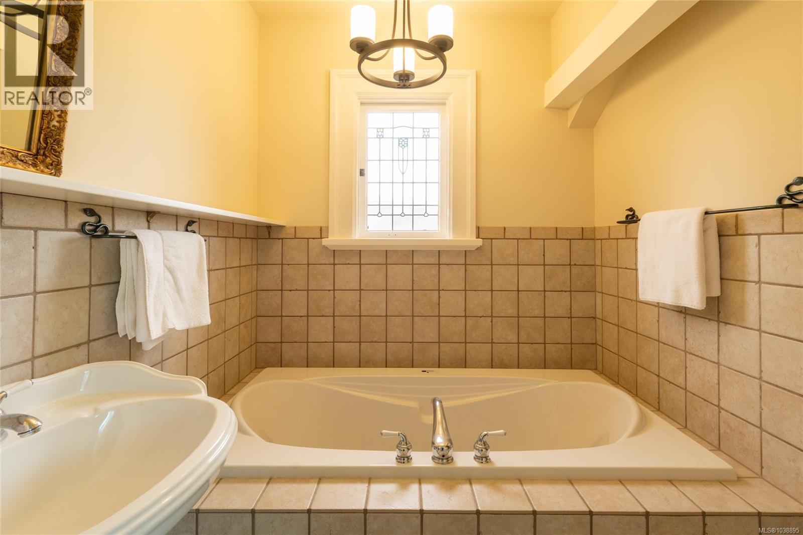 71 Linden Ave - 37