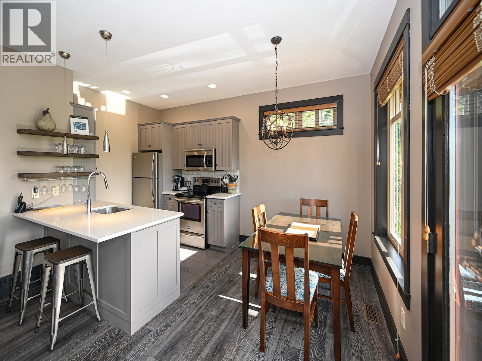 #8E 272 Chicopee Road - 25