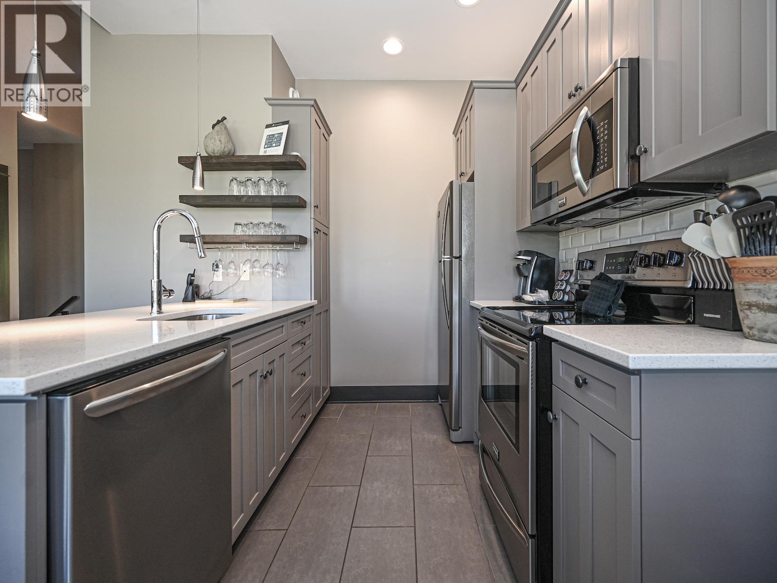 #8E 272 Chicopee Road - 19
