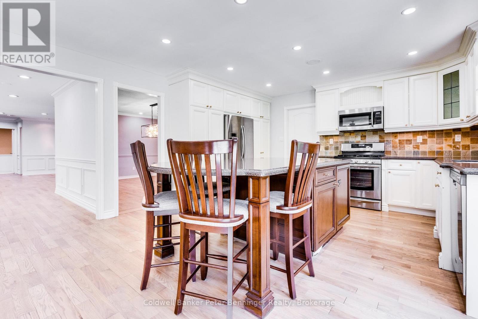 152 TREEGROVE CIRCLE - Image 11