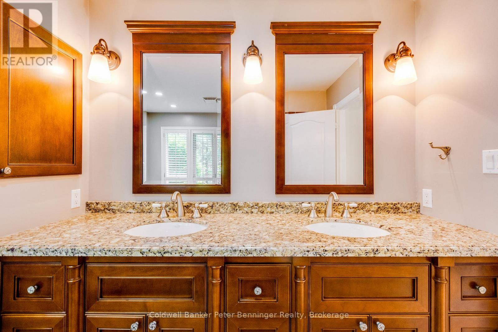 152 TREEGROVE CIRCLE - 23