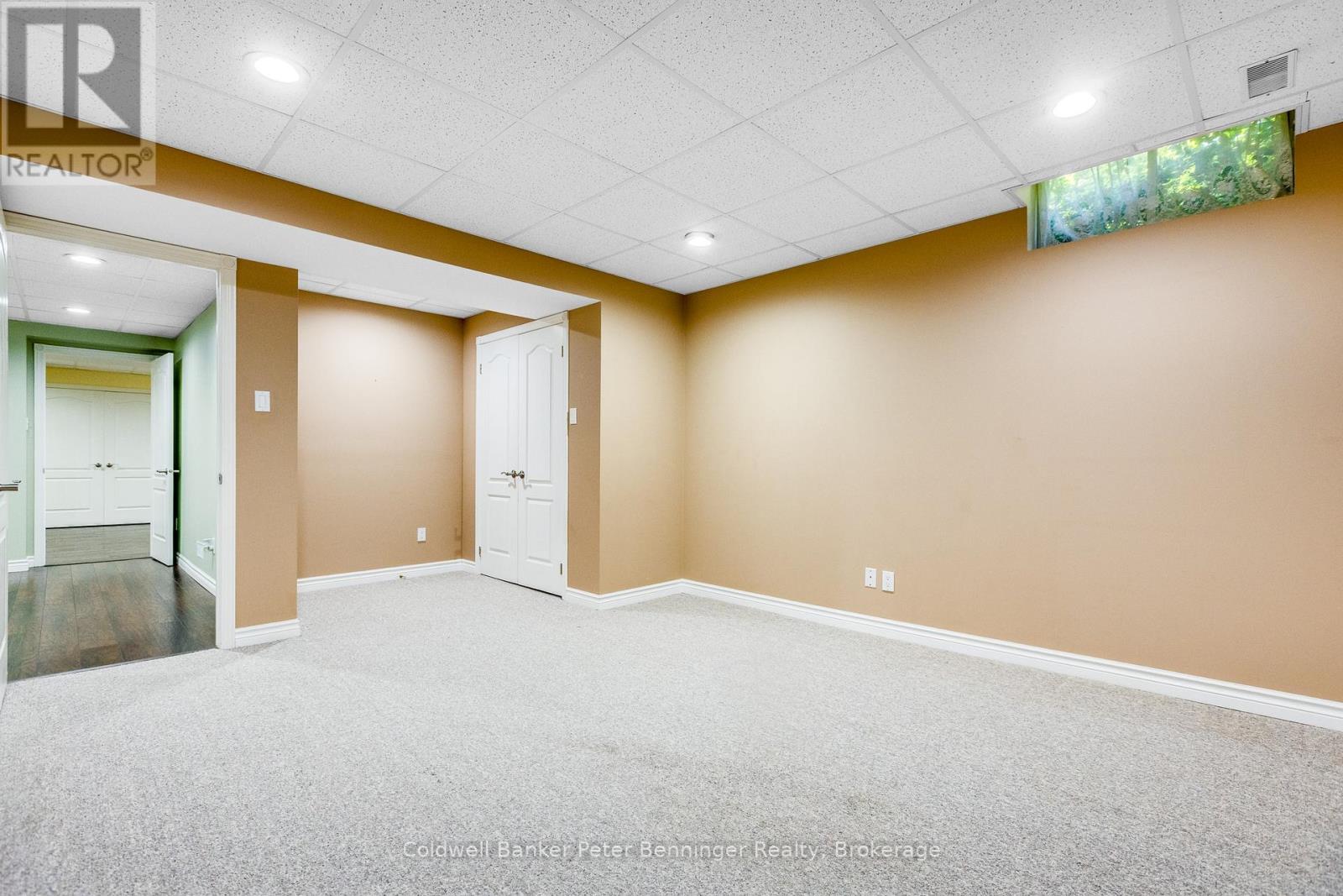 152 TREEGROVE CIRCLE - 36