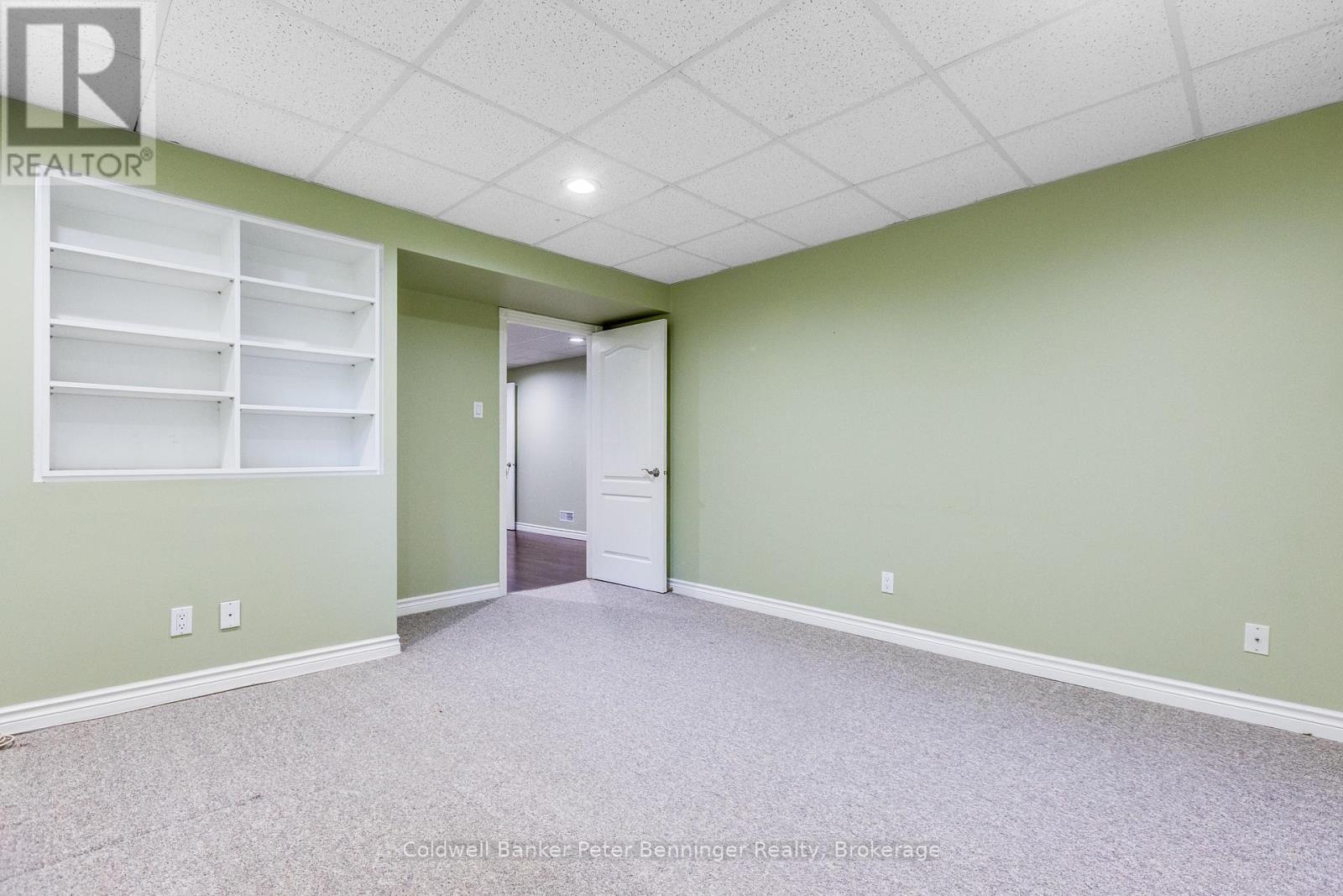 152 TREEGROVE CIRCLE - 38
