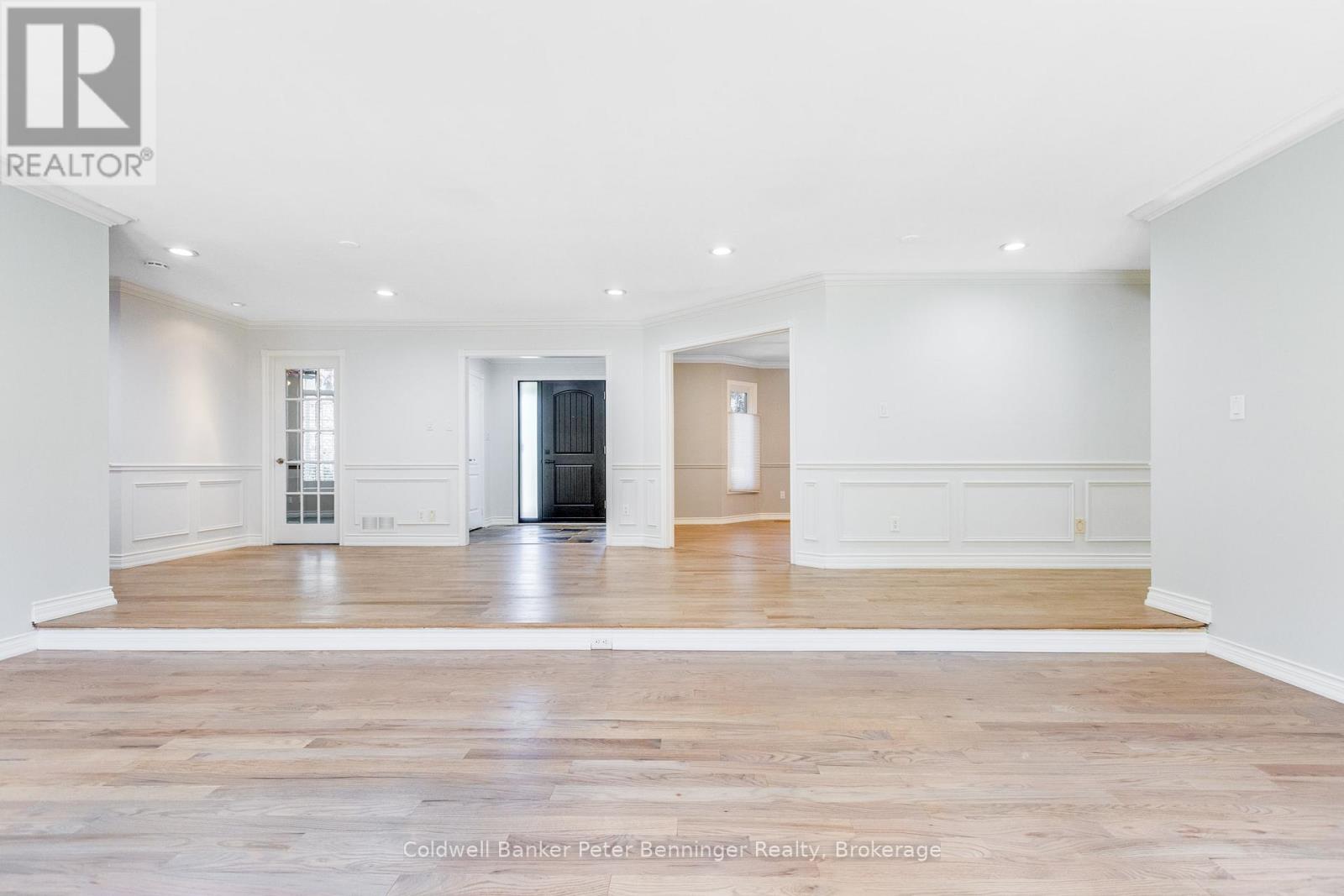 152 TREEGROVE CIRCLE - 4