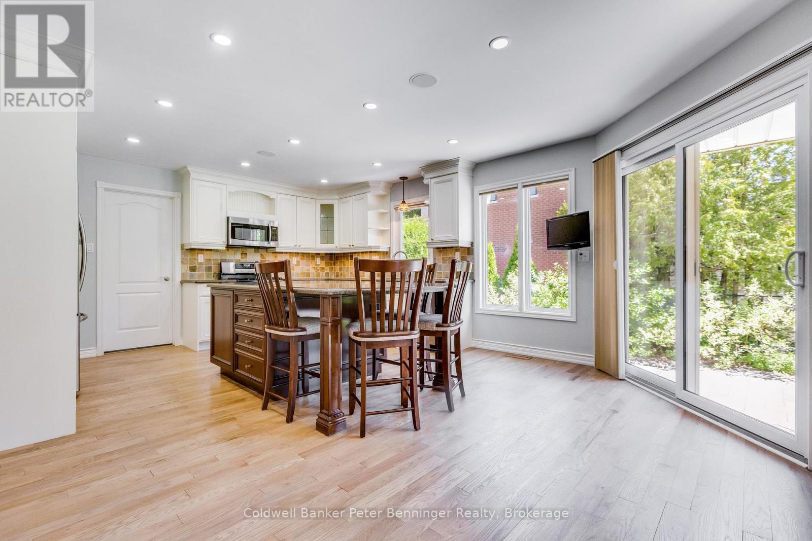 152 TREEGROVE CIRCLE - Image 8