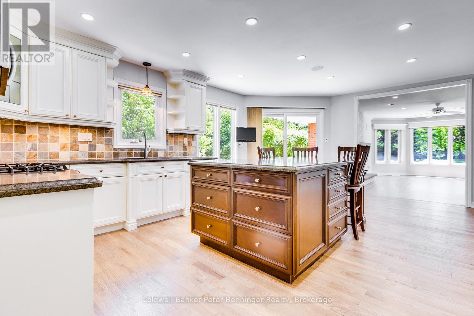 152 TREEGROVE CIRCLE - Image 9