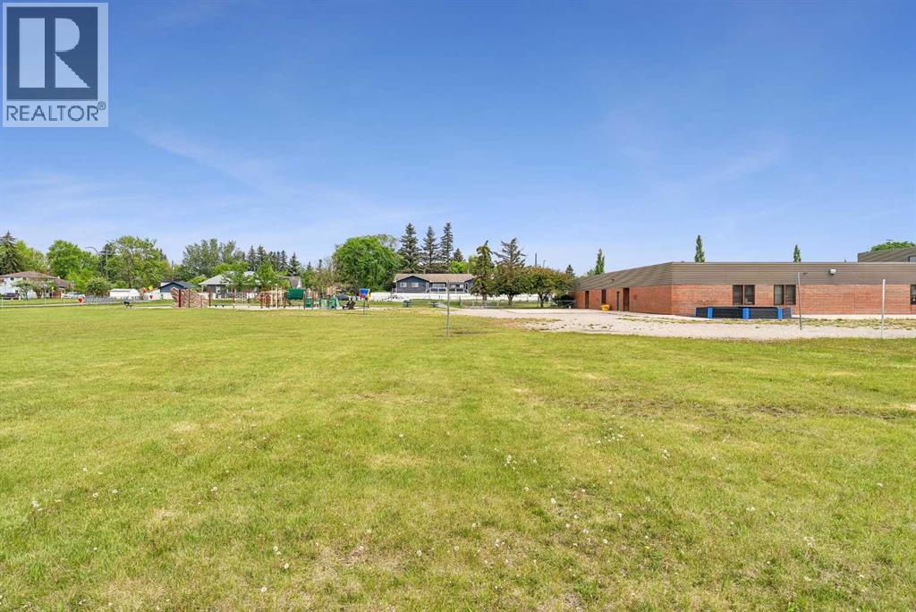 6636 18 Street SE — photo 39
