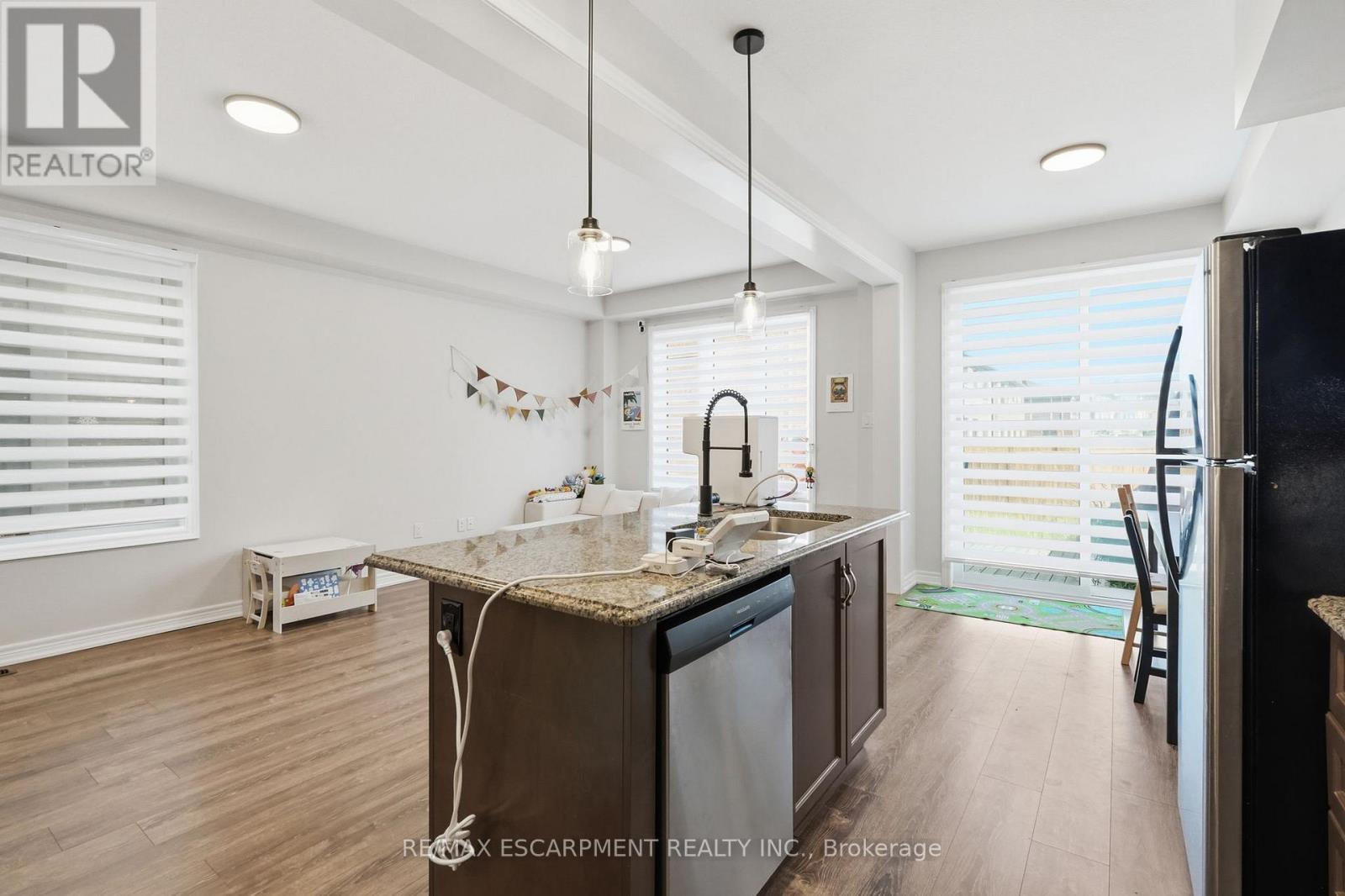 35 PELICAN LANE - 11