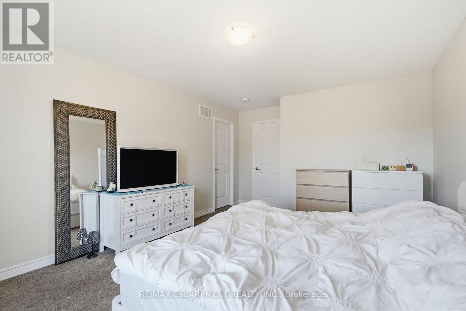 35 PELICAN LANE - 17