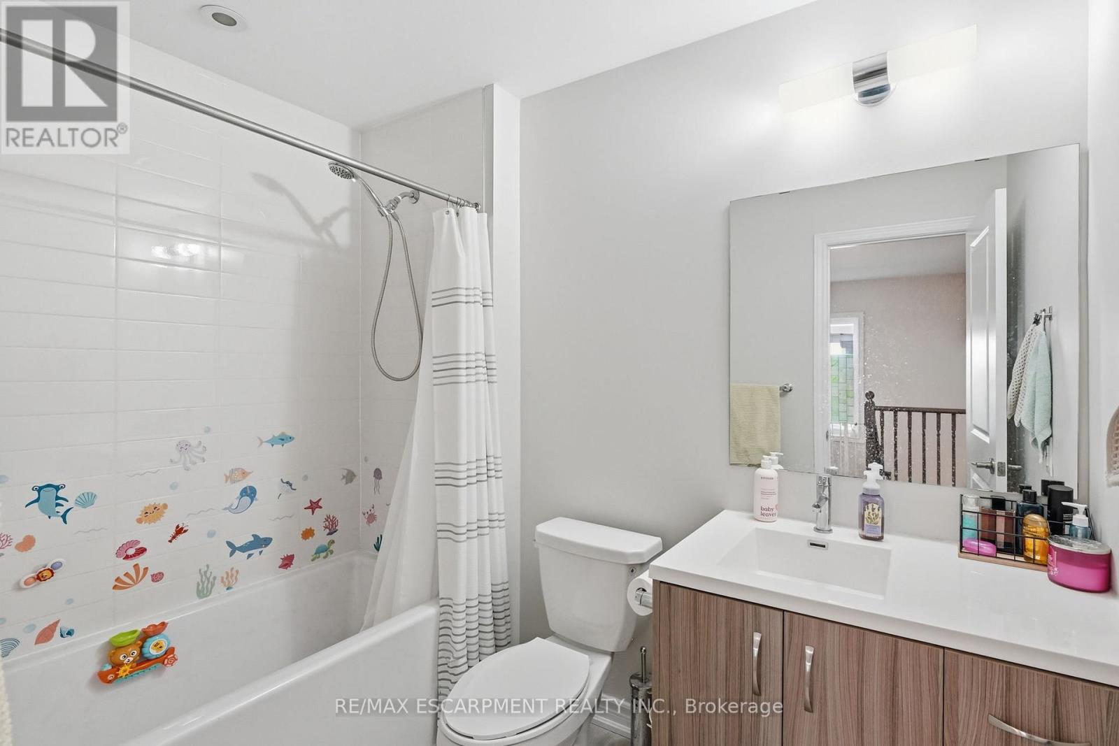 35 PELICAN LANE - 24