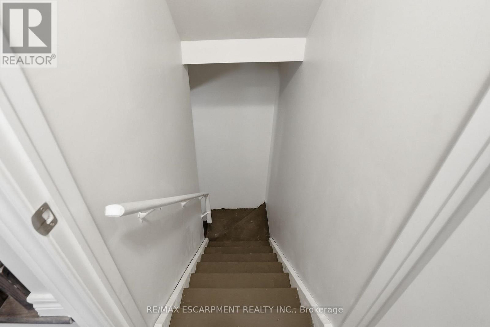 35 PELICAN LANE - 31