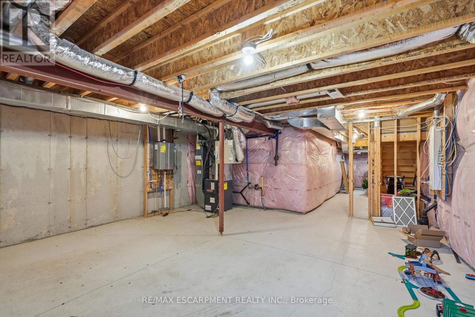 35 PELICAN LANE - 34
