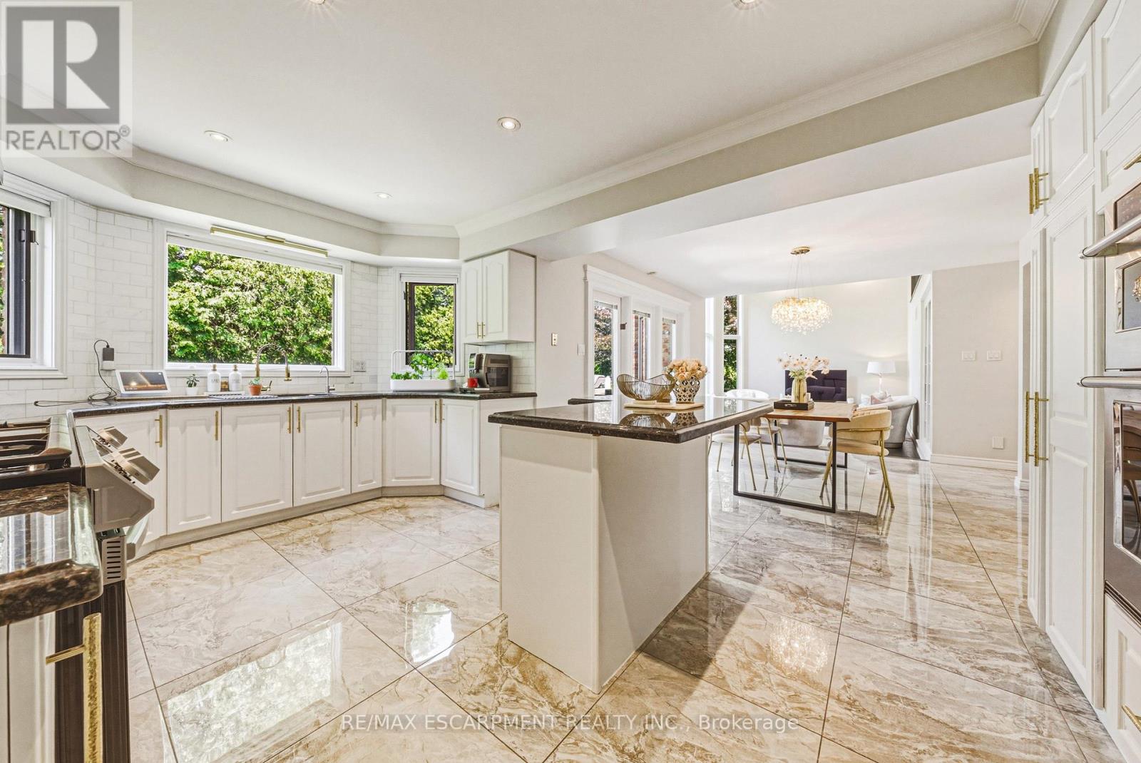 399 GOLF LINKS ROAD - 12