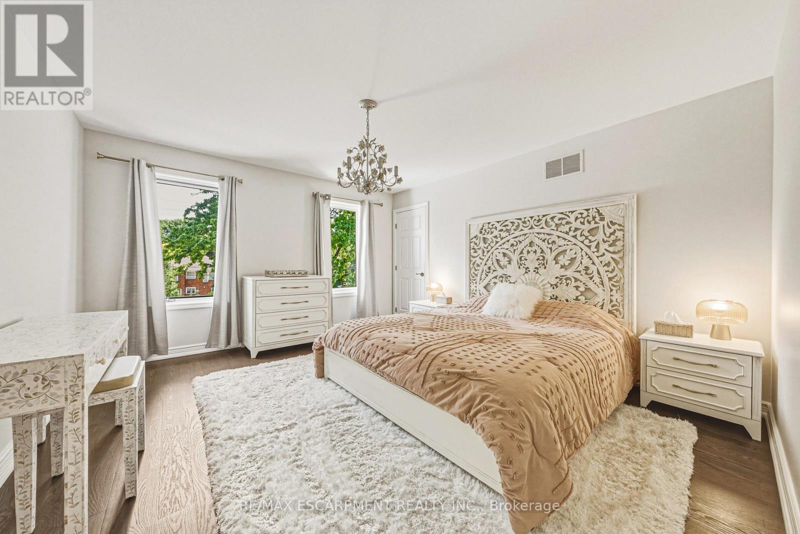 399 GOLF LINKS ROAD - 33