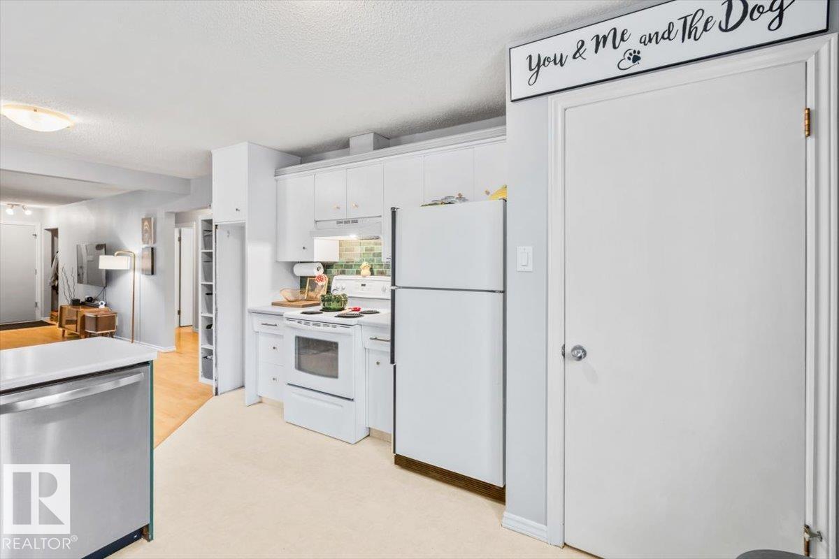 9324 70 AV NW - 10