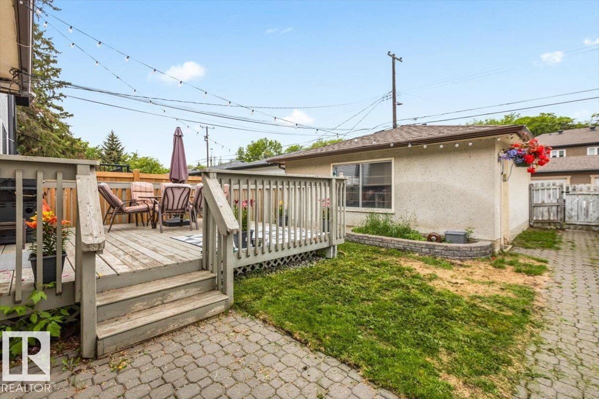9324 70 AV NW - 16